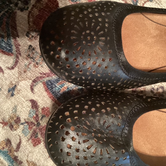 Vionic - Picture 5 of 6